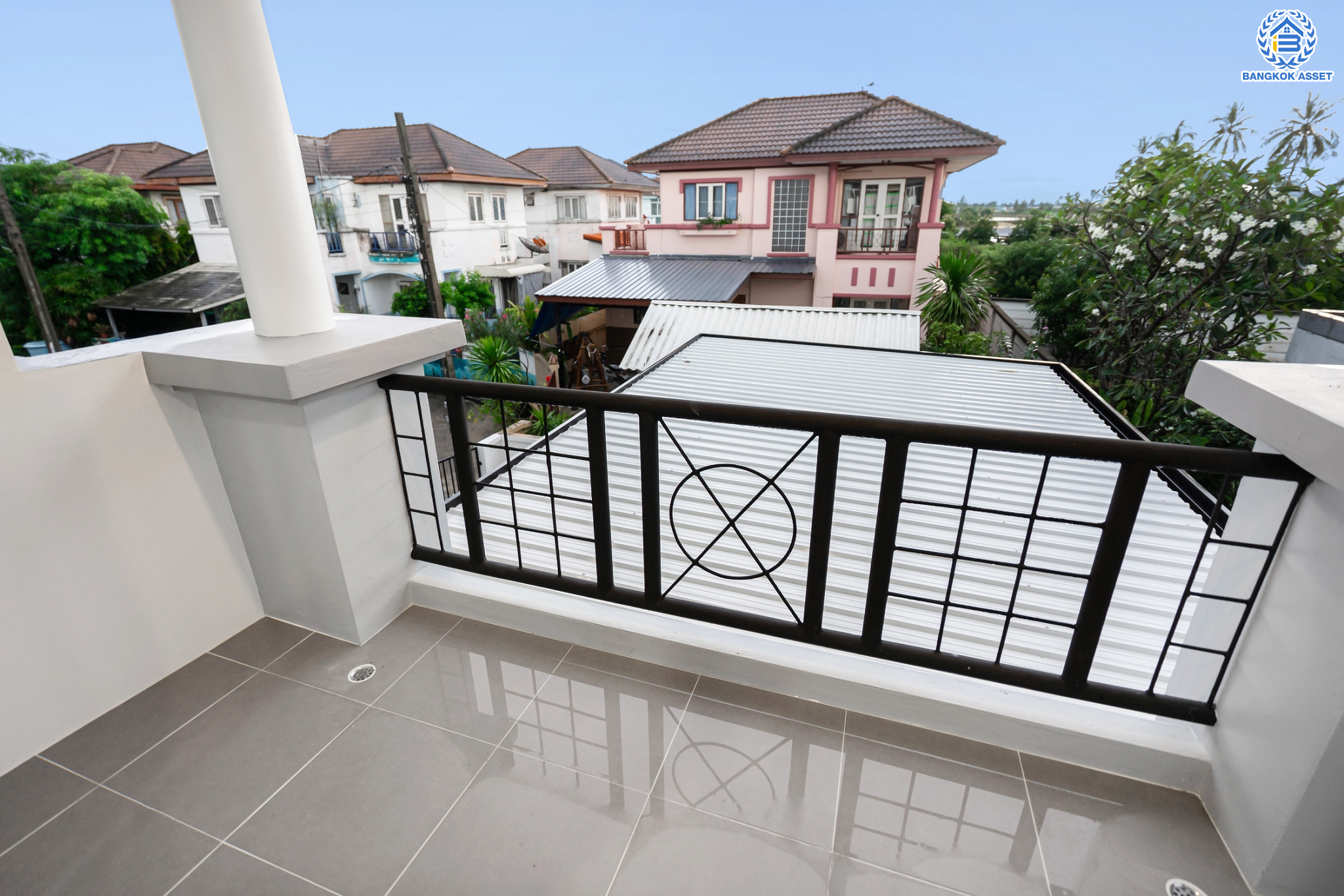 บ้านมือสองตกแต่งใหม่ ม.คุณาลัย บางใหญ่-เซ็นทรัลเวสต์เกต หลังมุม พร้อมทุกการเข้าอยู่ บนเนื้อที่ 54.7 ตร.ว. ฟังก์ชัน 4 ห้องนอน 2 ห้องน้ำ พื้นที่บริเวณหน้าบ้านกว้างขวาง จอดรถได้ถึง 4 คัน บนทำเลเดินทางสะดวก เชื่อมต่อ ถ.กาญจนาภิเษก ใกล้เซ็นทรัลเวสต์เกต และรถไฟฟ้าสายสีม่วง "สถานีคลองบางไผ่"...